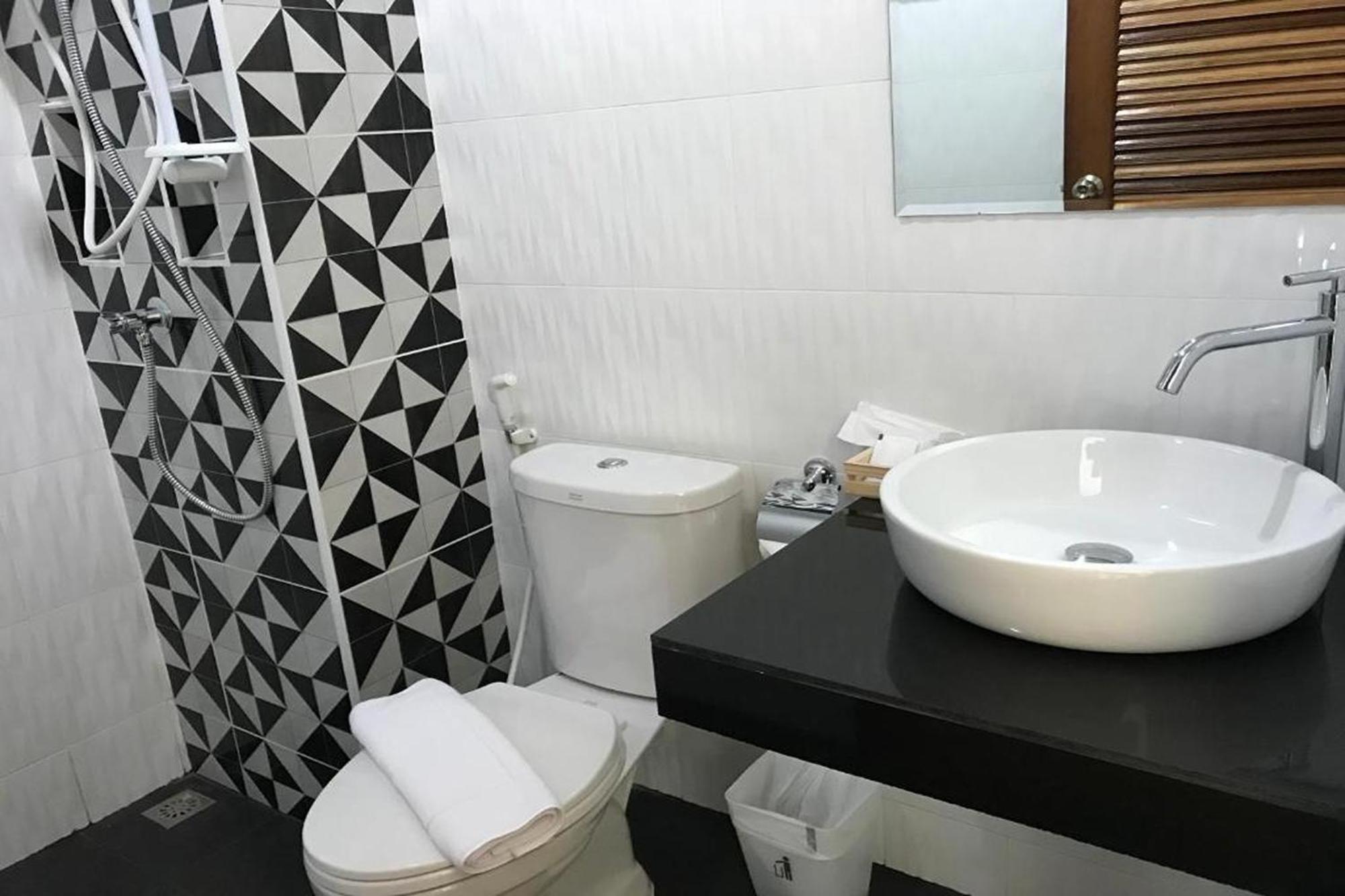 Snooze Inn Phuket - Free Shuttle To Bang Rong Pier Pa Khlok المظهر الخارجي الصورة